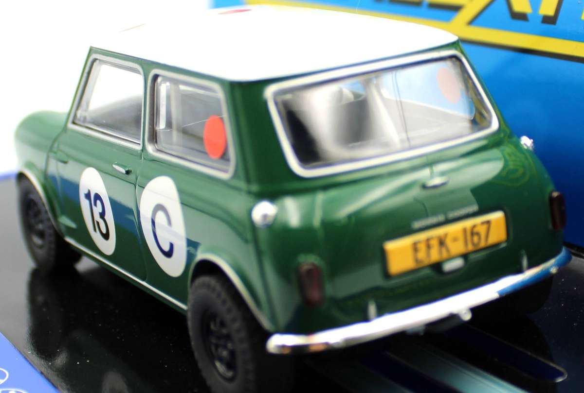 SCALEXTRIC - C3302_C3405 - 2x NEW MORRIS MINI - BOB HOLDEN & NEPTUNE RACING