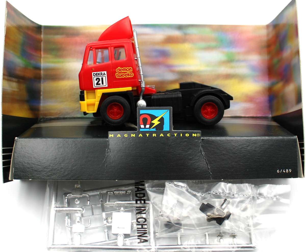SCALEXTRIC - 3x RACING TRUCKS - C488, C2070, C2071 - 2 BOXED UNUSED & 1 INCOMPLETE