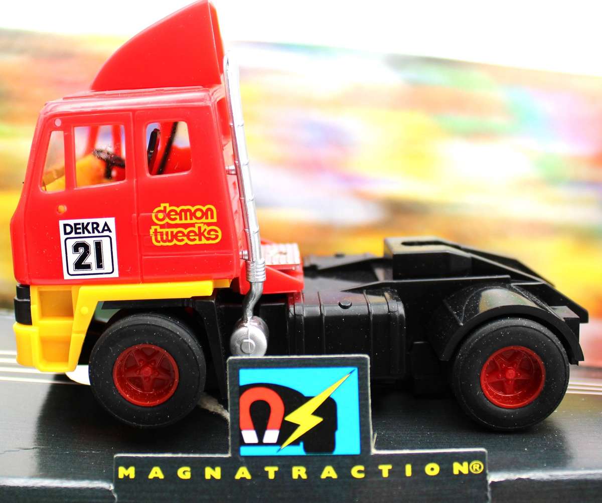 SCALEXTRIC - 3x RACING TRUCKS - C488, C2070, C2071 - 2 BOXED UNUSED & 1 INCOMPLETE