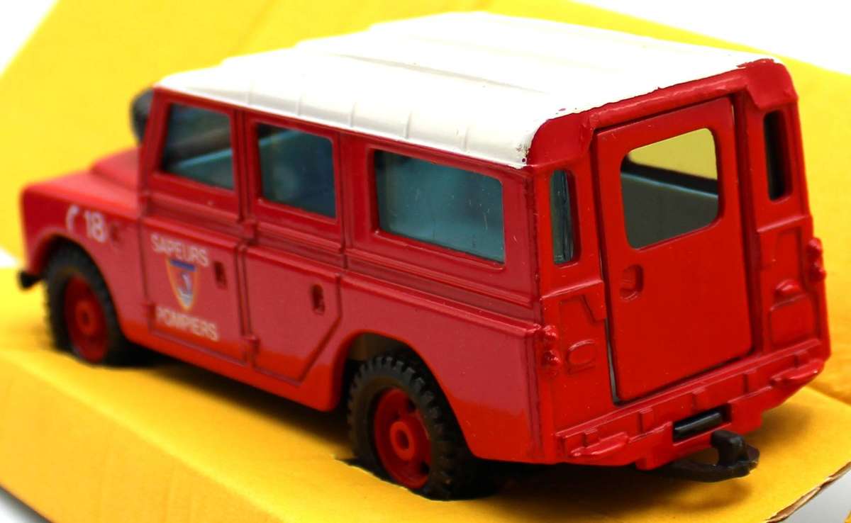 CORGI - 2x Land rovers - 619/2 RED SAPEURS POMPIERS & 421 WHITE NORWEB SPECIAL ISSUE
