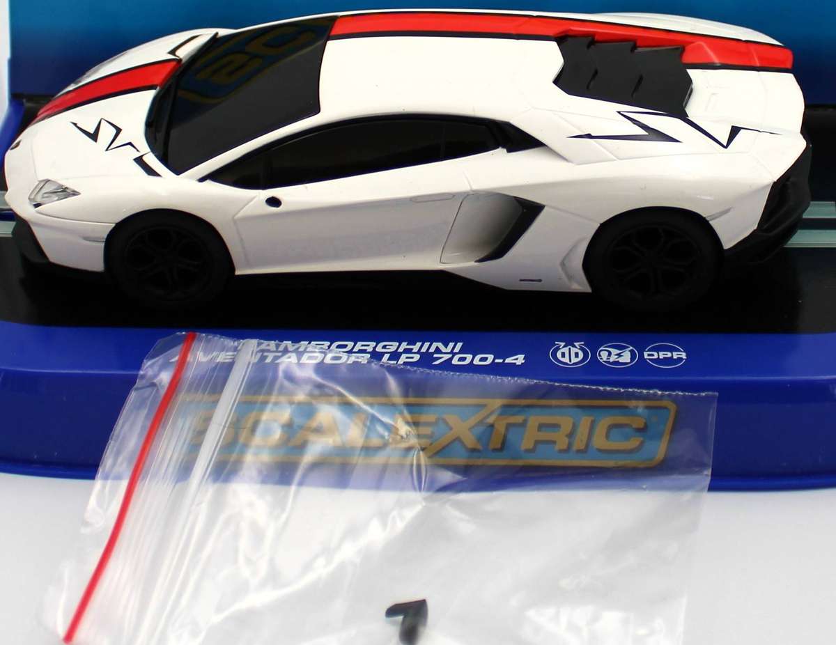 SCALEXTRIC - C2093_ C3526 - 2x Used Lamborghini Diablo TENG TOOLS and Lamborghini Aventador