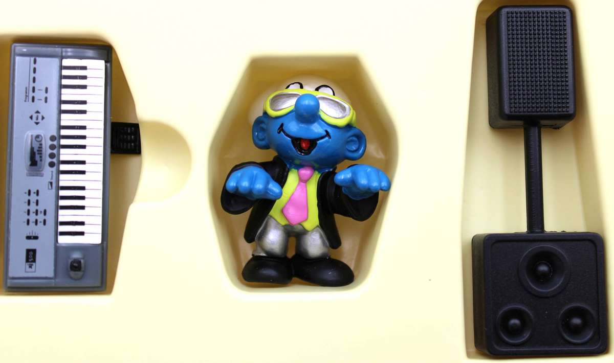 SMURF SCARCE 1998 40th ANNIVERSARY BAND SET