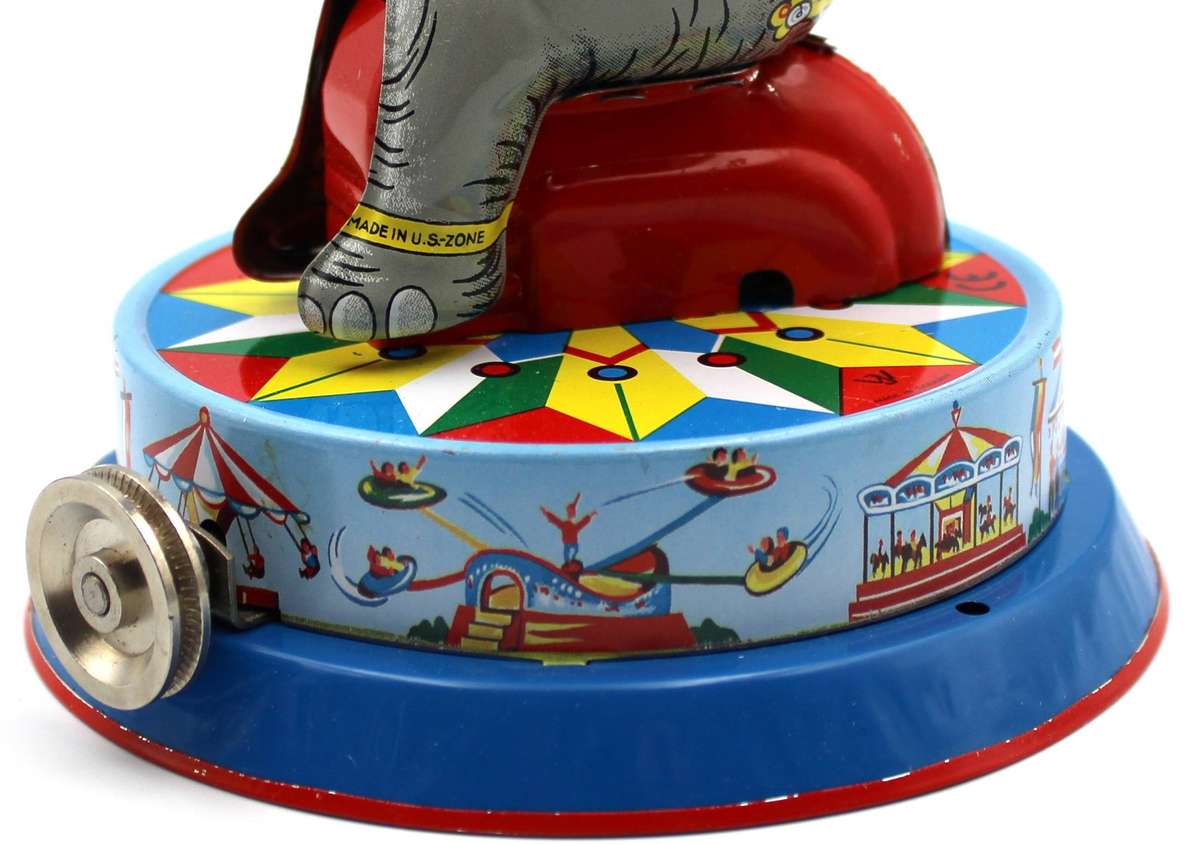 WILESCO DRIVE MODEL - M72 ELEPHANT ROUNDABOUT - UNUSED BOXED
