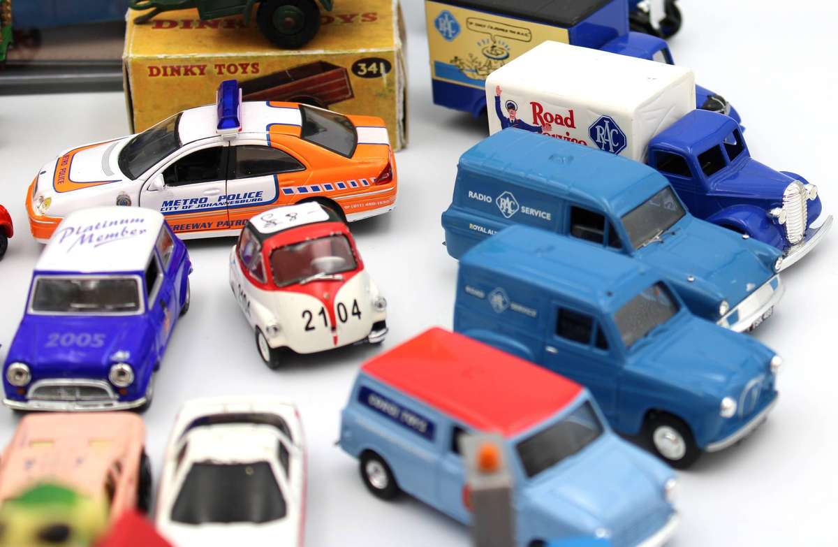 NICE DIECAST GROUP - VINTAGE to MODERN - UNPLAYED & PLAYWORN