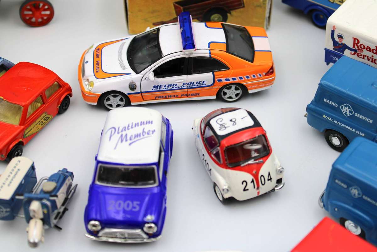 NICE DIECAST GROUP - VINTAGE to MODERN - UNPLAYED & PLAYWORN
