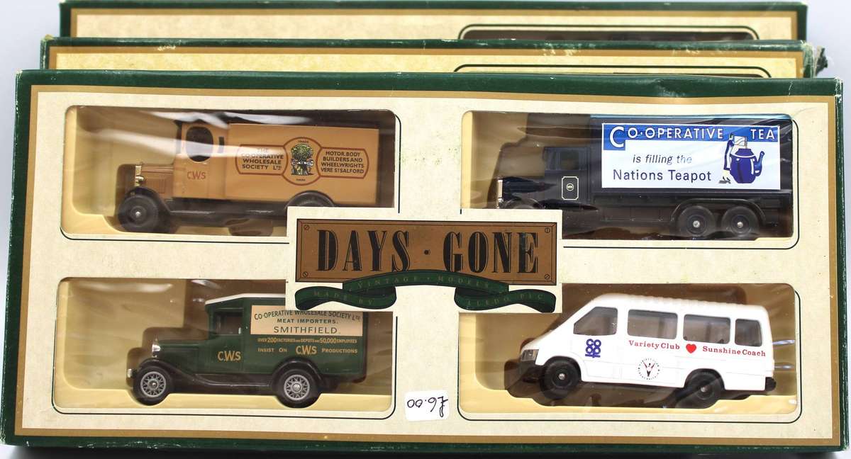 LLEDO - 3X DIECAST SETS - 10 VEHICLES - 1 LIMITED EDITION