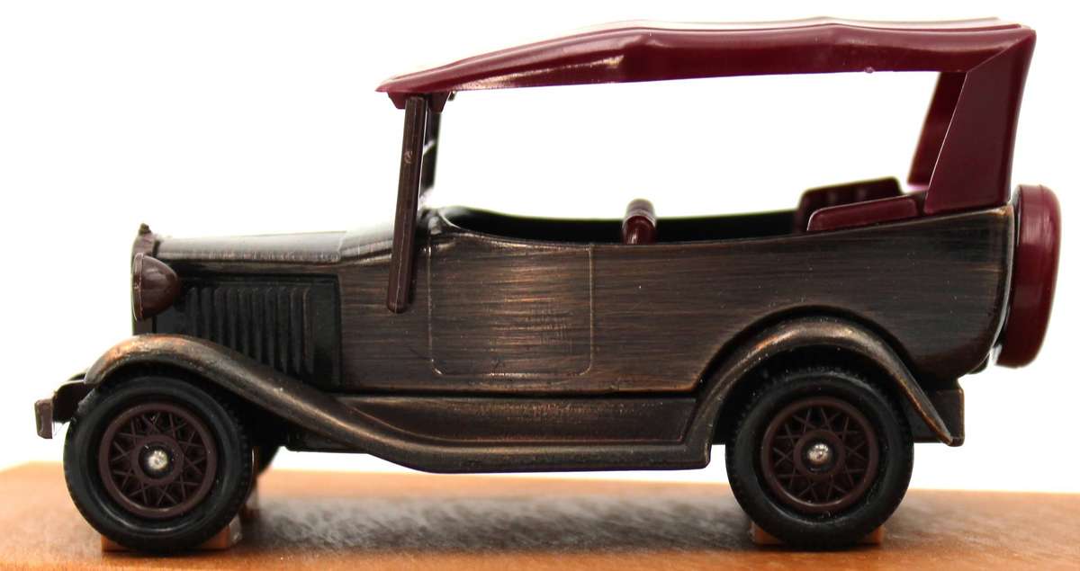 LLEDO DIECAST SET - HENRY FORD COMMEMORATIVE LIMITED EDITION - HFL1002 BOXED ON PLINTH
