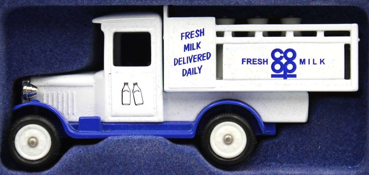 LLEDO DIECAST SET - 2001 CO-OP FRESH MILK LIMITED EDITION SET