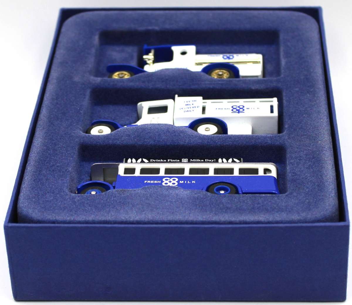LLEDO DIECAST SET - 2001 CO-OP FRESH MILK LIMITED EDITION SET