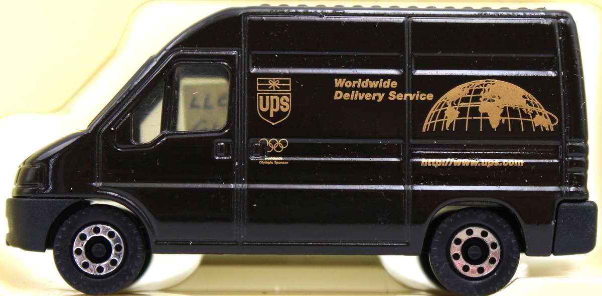 LLEDO DIECAST 1999 - 9X EUROVANS FROM THE CARGO CARRIER SERIES - UPS, FEDEX, PARCEL FORCE ETC