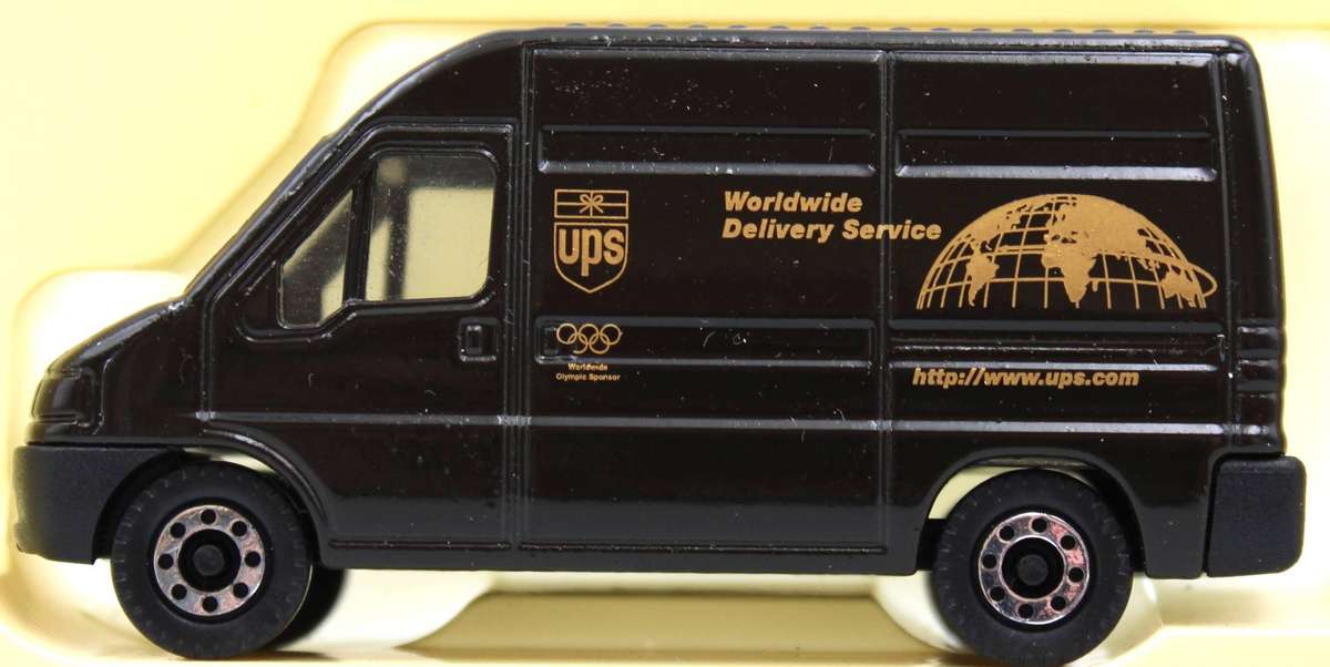 LLEDO DIECAST 1999 - 9X EUROVANS FROM THE CARGO CARRIER SERIES - UPS, FEDEX, PARCEL FORCE ETC