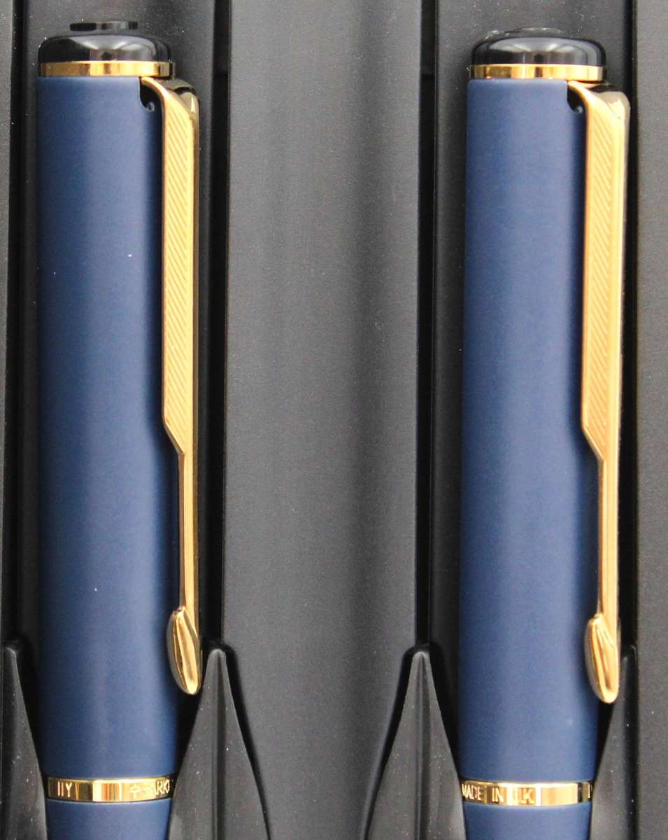 PARKER RIALTO FOUNTAIN & BALLPOINT PEN SET - MATTE BLUE - UNUSED
