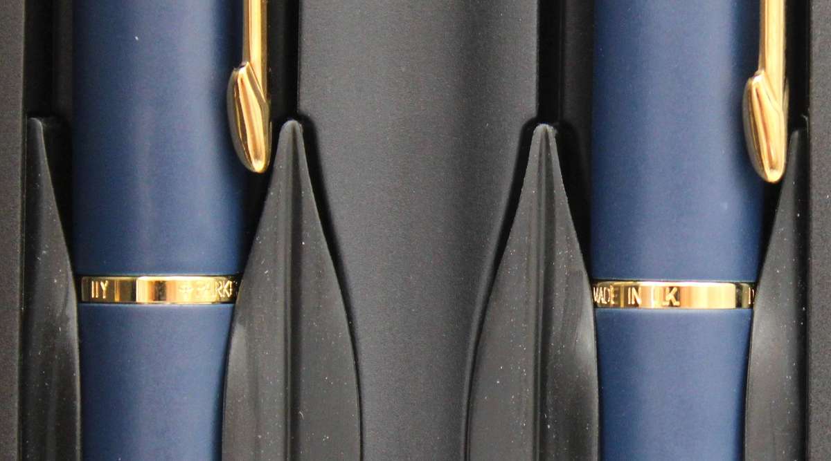 PARKER RIALTO FOUNTAIN & BALLPOINT PEN SET - MATTE BLUE - UNUSED