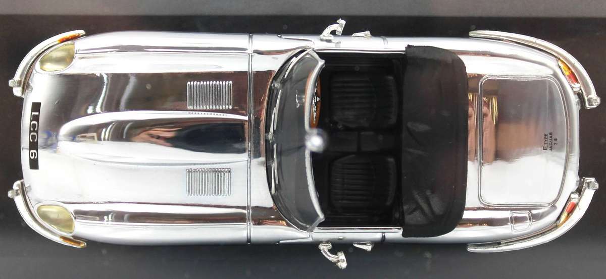 LLEDO VANGUARDS MEMBERS EXCLUSIVE - JAGUAR E-TYPE - LCC6 - VA04908 - LIMITED EDITION CHROME FINISH
