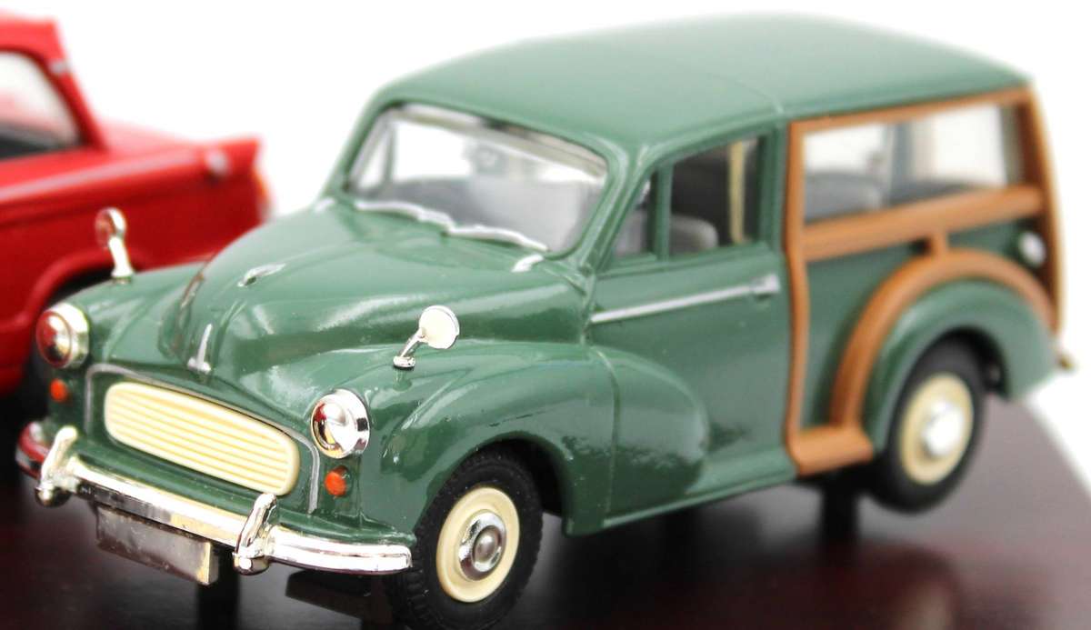 LLEDO VANGUARDS PLINTH SET - CC1004 - AUSTIN 7 MINI, FORD ANGLIA, TRIUMPH HERALD & MORRIS TRAVELLER