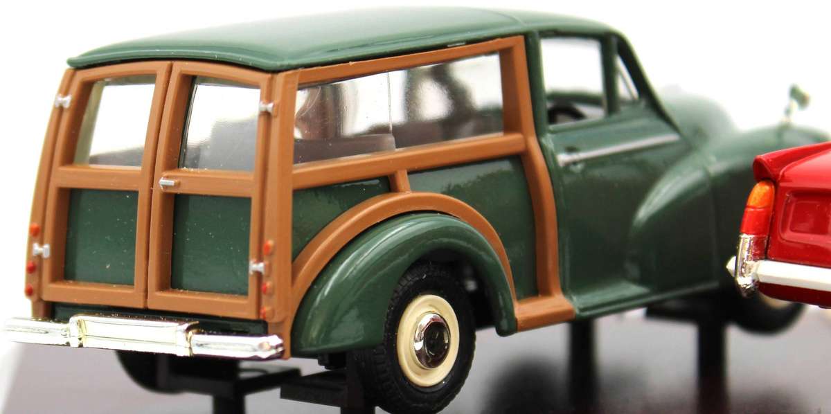 LLEDO VANGUARDS PLINTH SET - CC1004 - AUSTIN 7 MINI, FORD ANGLIA, TRIUMPH HERALD & MORRIS TRAVELLER
