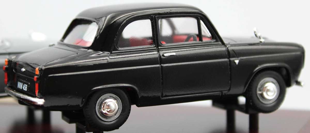 LLEDO VANGUARDS - THE FORD MILLENIUM SET - FD1004 - CAPRI, CLASSIC, ANGLIA & 100E - LIMITED EDITION