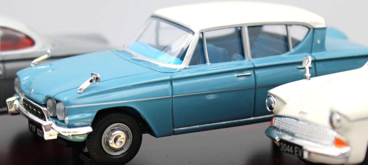 LLEDO VANGUARDS - THE FORD MILLENIUM SET - FD1004 - CAPRI, CLASSIC, ANGLIA & 100E - LIMITED EDITION