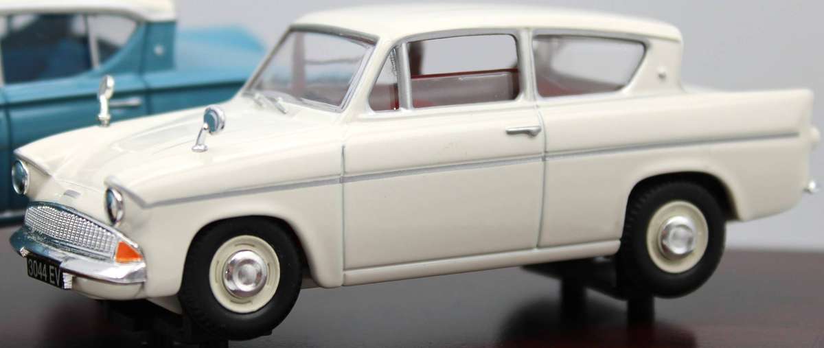 LLEDO VANGUARDS - THE FORD MILLENIUM SET - FD1004 - CAPRI, CLASSIC, ANGLIA & 100E - LIMITED EDITION