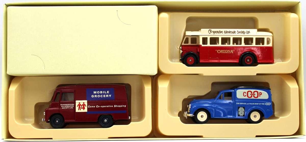 LLEDO DIECAST - 2X 3-PIECE DAYS GONE SETS incl. FOTORAMA