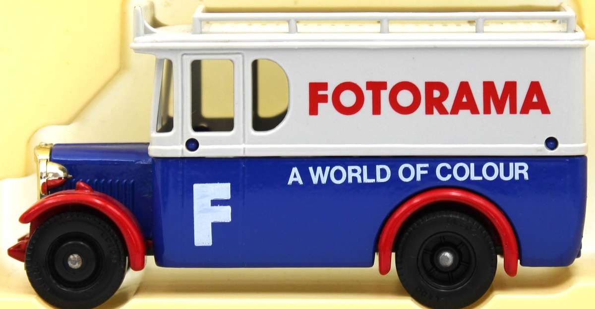 LLEDO DIECAST - 2X 3-PIECE DAYS GONE SETS incl. FOTORAMA