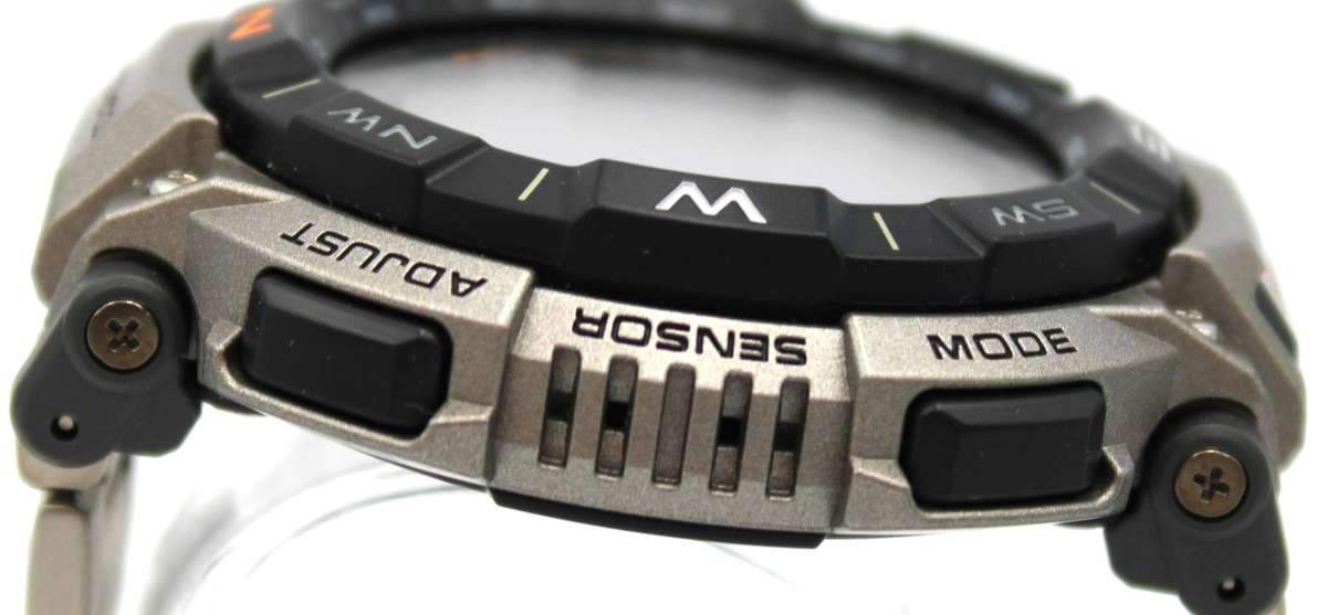 CASIO PRO TREK TITANIUM TOUGH SOLAR PRG-340T-7CR WATCH - AS NEW!