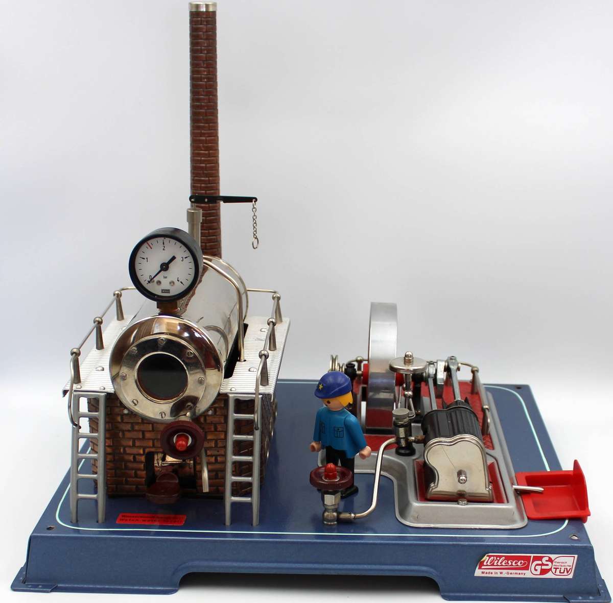 WILESCO D16 LIVE STEAM ENGINE with PRESSURE GUAGE - GOOD CONDITION - UNBOXED