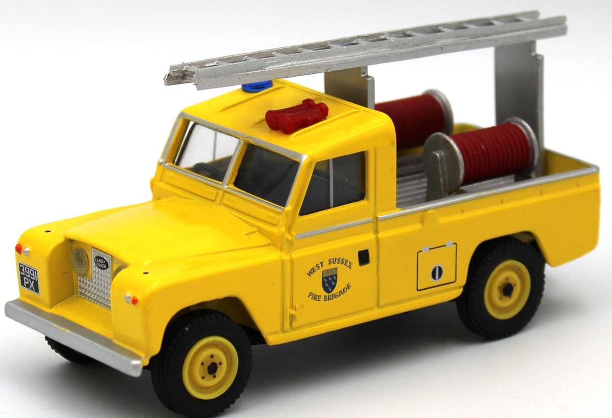 Corgi - 4x LIMITED EDITION FIRE SUPPORT LAND ROVERS - 07106, 07410, 07411, 07417