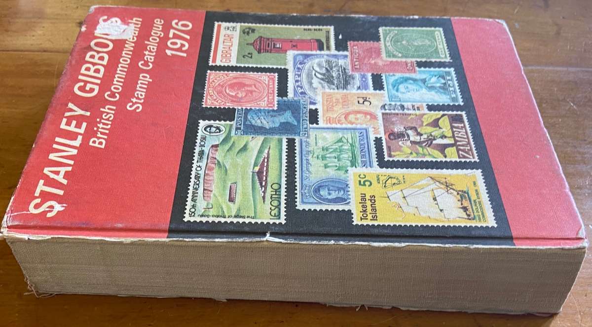 Stanley Gibbons British Commonwealth Stamp Catalogue 1976 - 890 pages