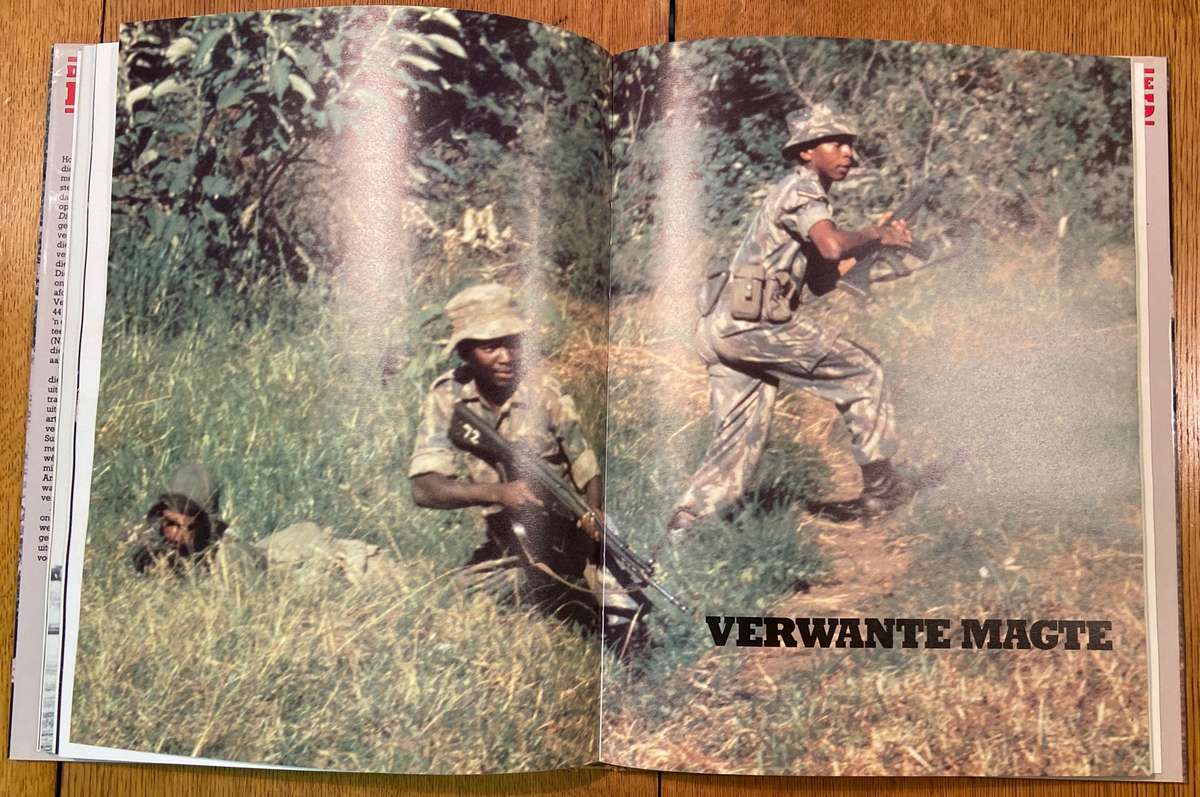 DIE SUID-AFRIKAANSE KRYGSMAG -1985 - (SOUTH AFRICAN WAR MACHINE) - BORDER WAR -Helmoed-Romer Heitman