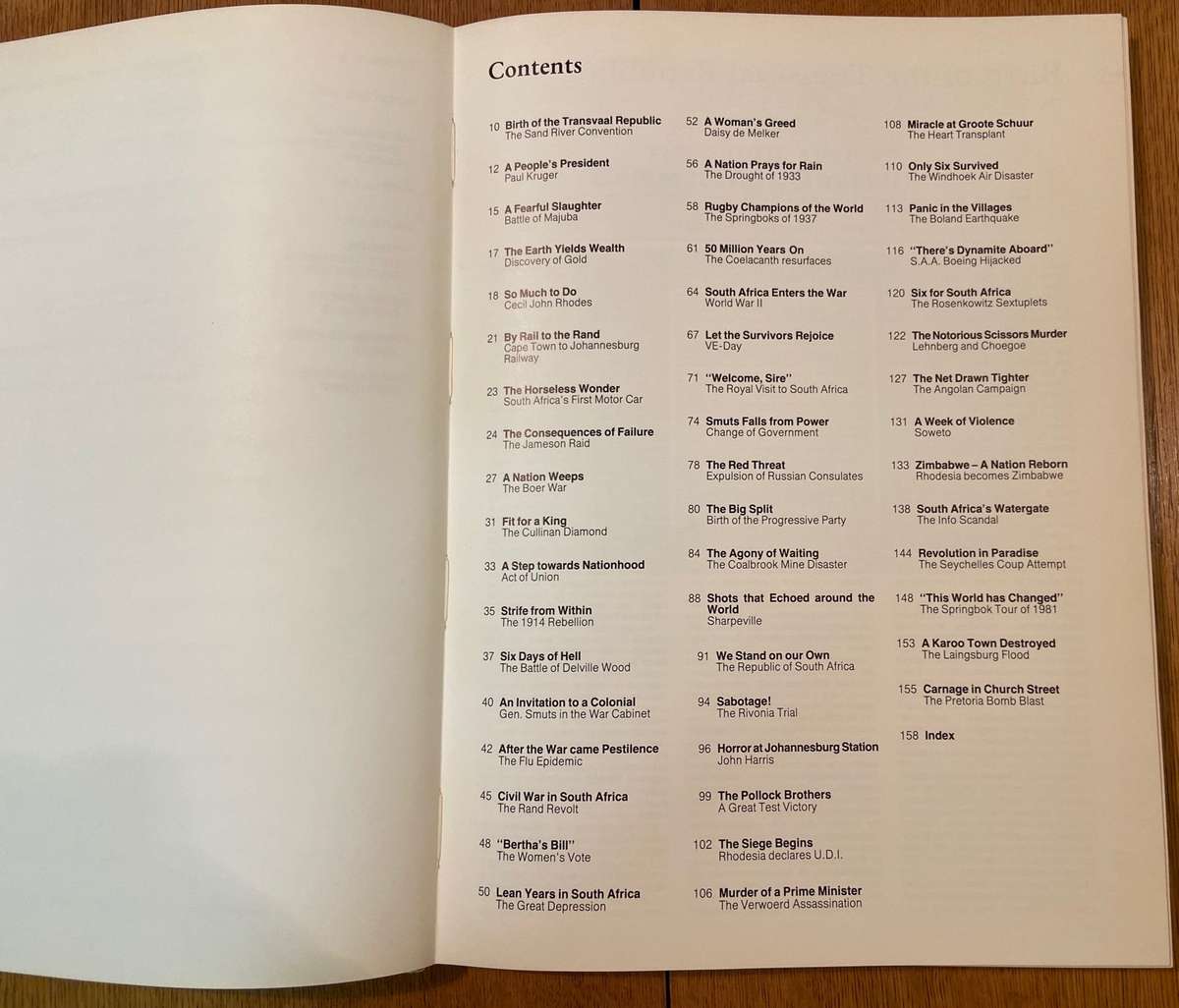 A Newspaper History of SOUTH AFRICA - VIC ALHADEFF - 1988 - 3rd Impression Verwoerd Transvaal.