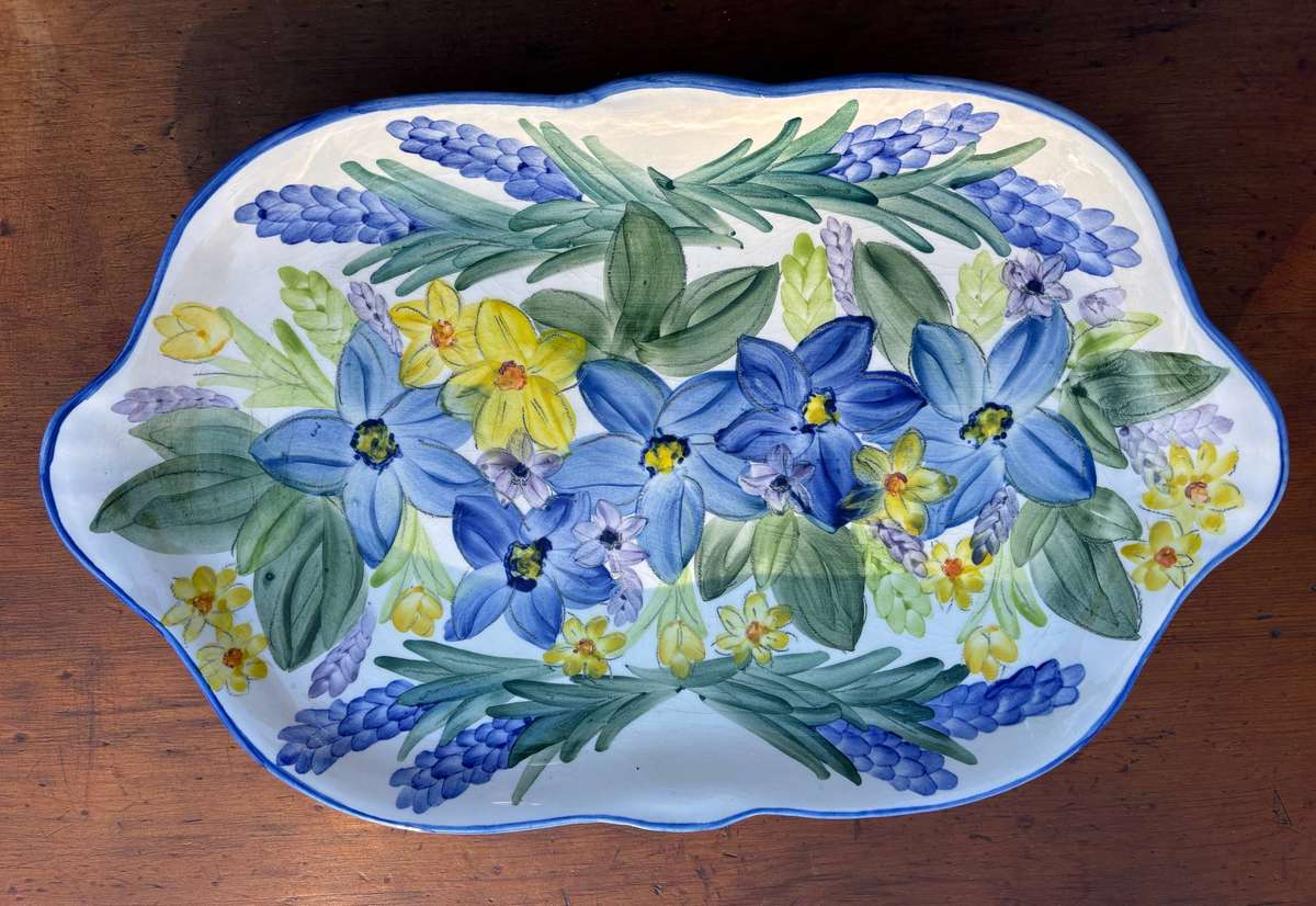 PLATTER/SANDWICH HANDLES MEDIUM  FLOWERS BLUE AND YELLOW FLORAL