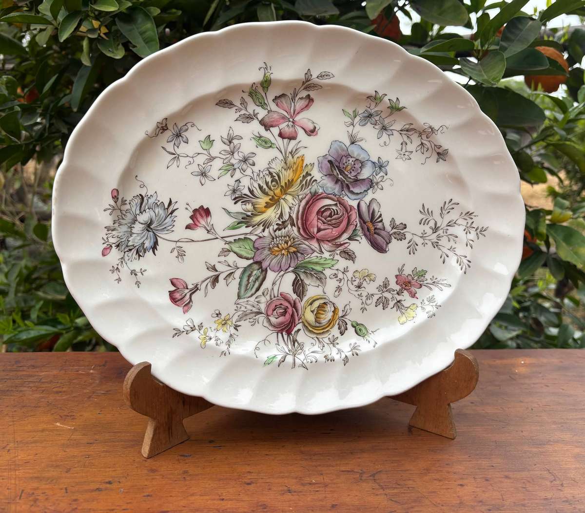 PLATTER OVAL SMALL JOHNSON BROTHERS SHERATON  ENGLAND  FLOWERS/ FLORAL BEAUTIFUL!!