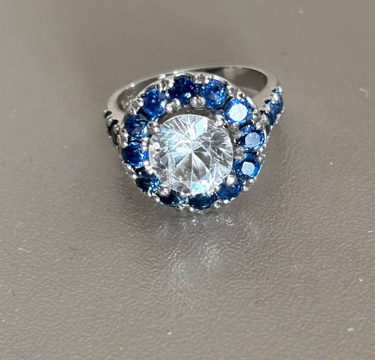 WHITE AND BLUE SAPPHIRE RING 14ct WHITE GOLD 14K GORGEOUS!!!! 5.5g BRITISH SIZE L US SIZE 5,8