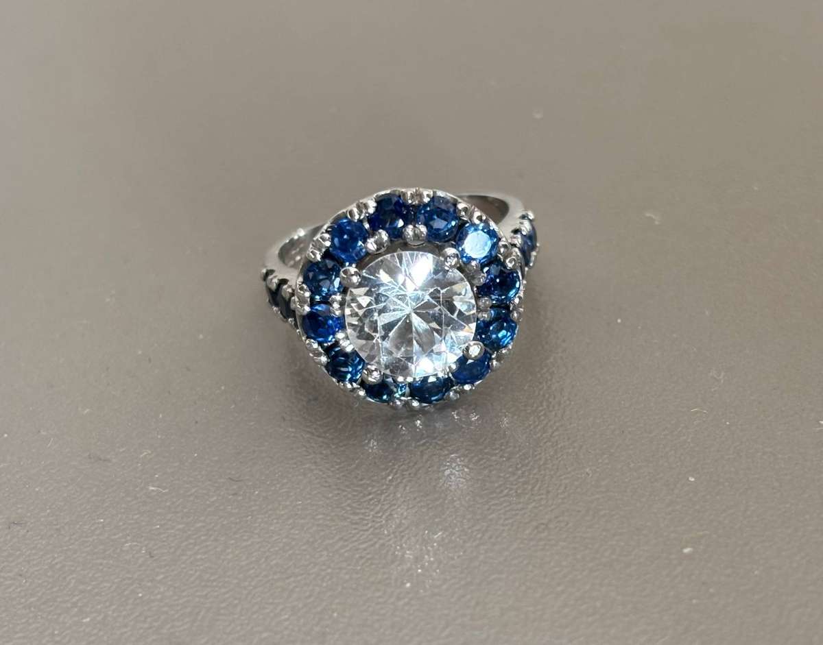 WHITE AND BLUE SAPPHIRE RING 14ct WHITE GOLD 14K GORGEOUS!!!! 5.5g BRITISH SIZE L US SIZE 5,8