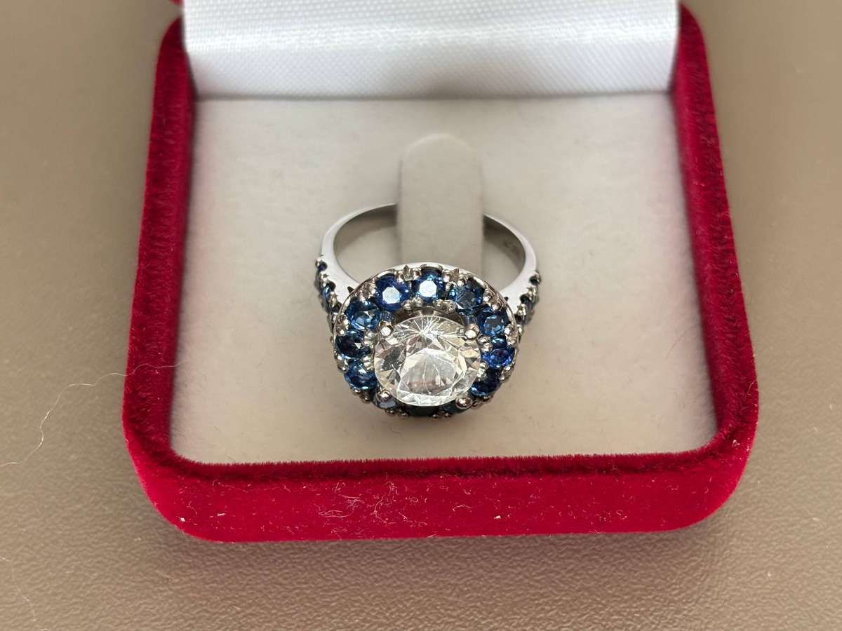 WHITE AND BLUE SAPPHIRE RING 14ct WHITE GOLD 14K GORGEOUS!!!! 5.5g BRITISH SIZE L US SIZE 5,8