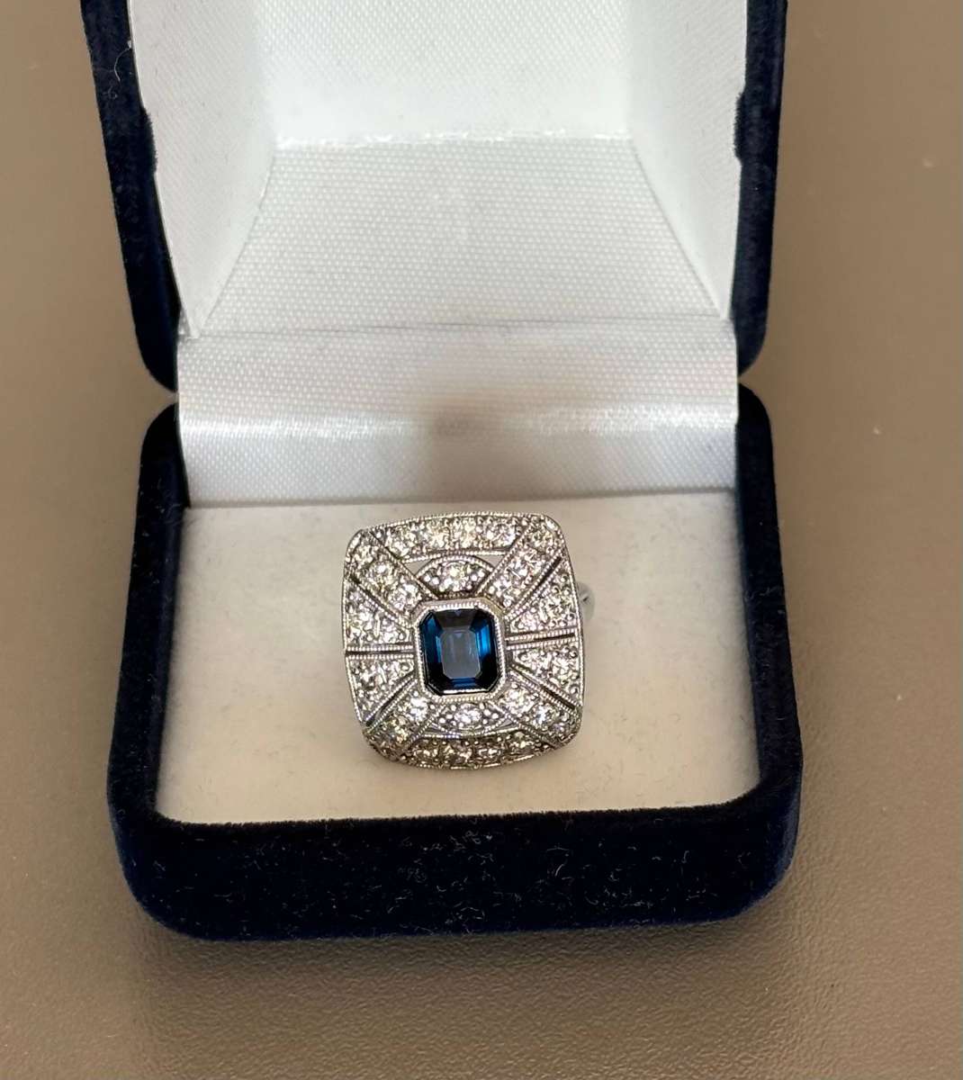 SAPPHIRE AND DIAMOND RING 14ct WHITE GOLD 14K GORGEOUS!!!! 6,4g BRITISH SIZE M US SIZE 6.3