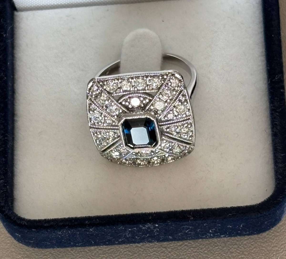 SAPPHIRE AND DIAMOND RING 14ct WHITE GOLD 14K GORGEOUS!!!! 6,4g BRITISH SIZE M US SIZE 6.3