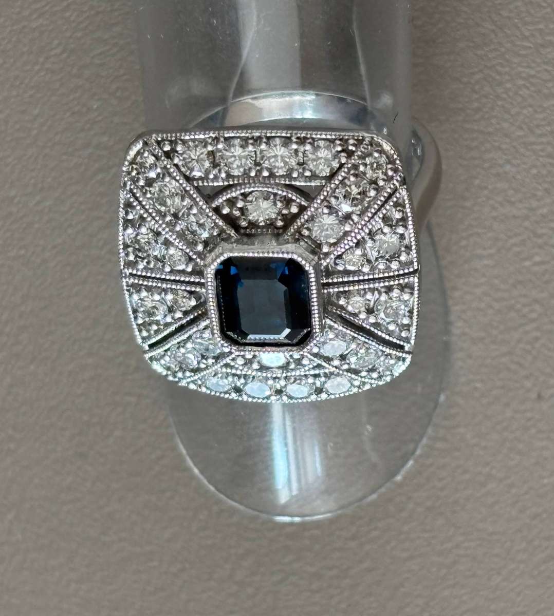 SAPPHIRE AND DIAMOND RING 14ct WHITE GOLD 14K GORGEOUS!!!! 6,4g BRITISH SIZE M US SIZE 6.3