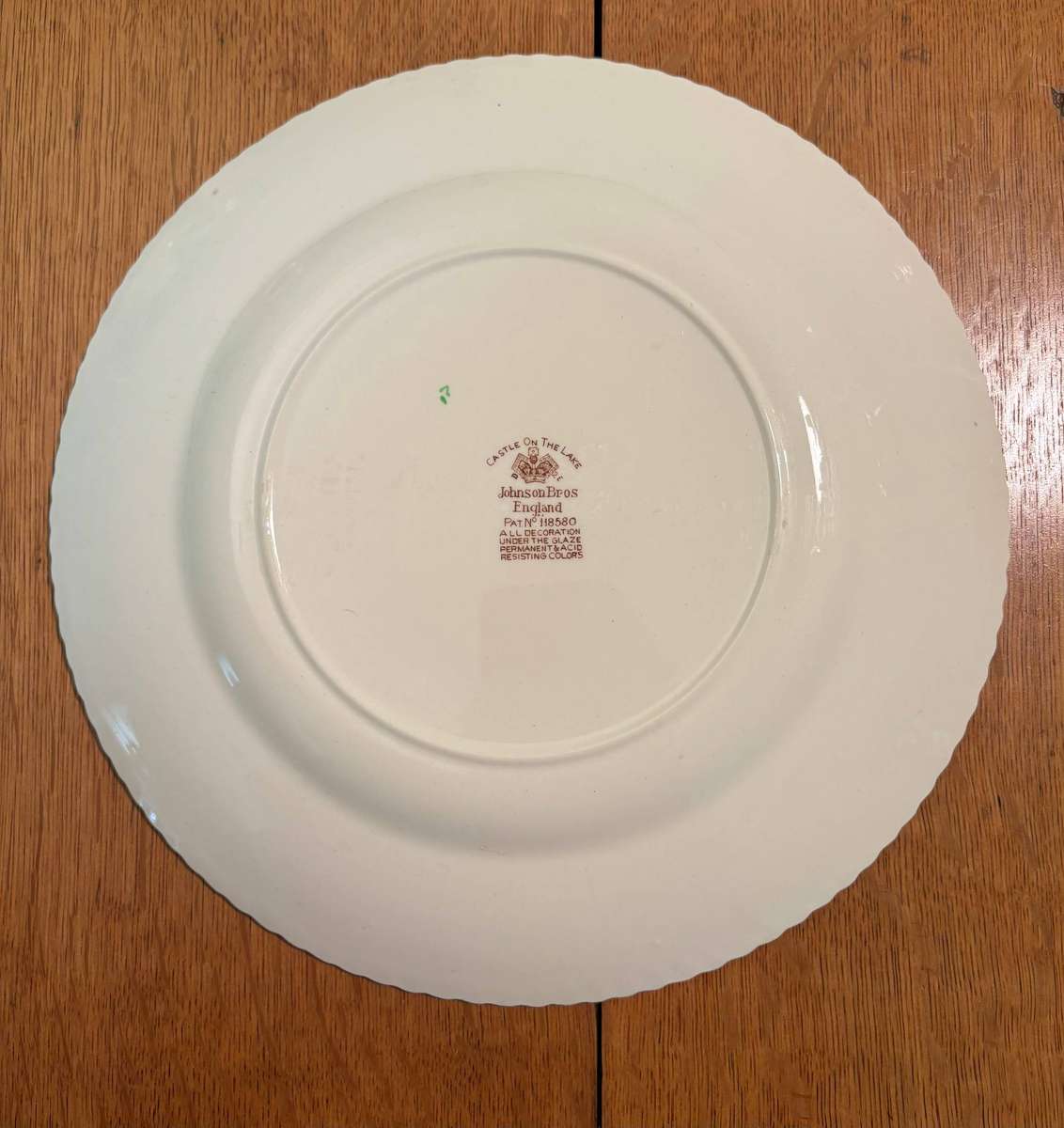 JOHNSON BROTHERS DINNER PLATE Castle on the lake  ENGLAND  FLOWERS/FLORAL CASTLE SCENE !