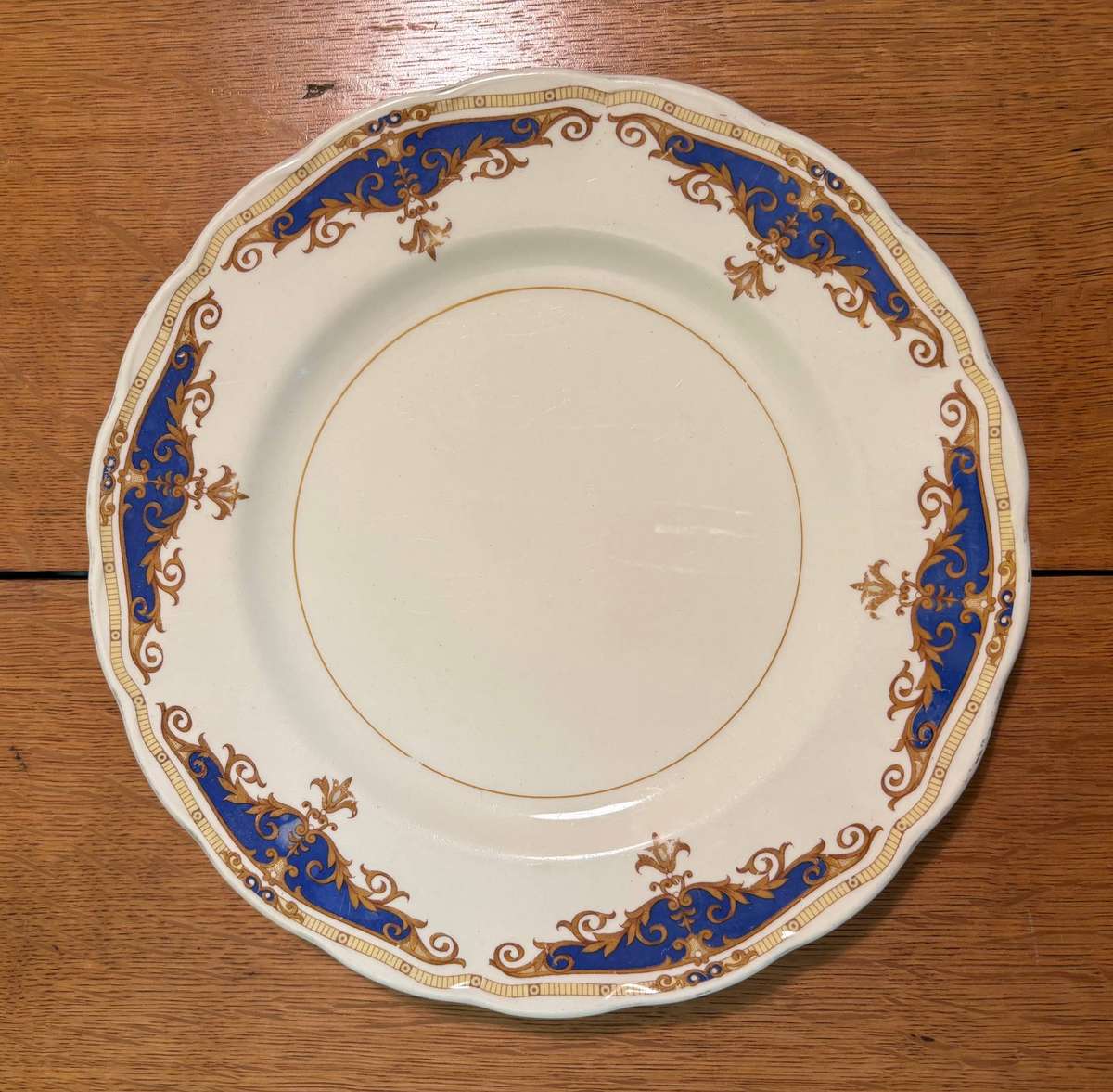 GRINDLEY DINNER PLATE CREAM PETAL JANIQUE BLUE