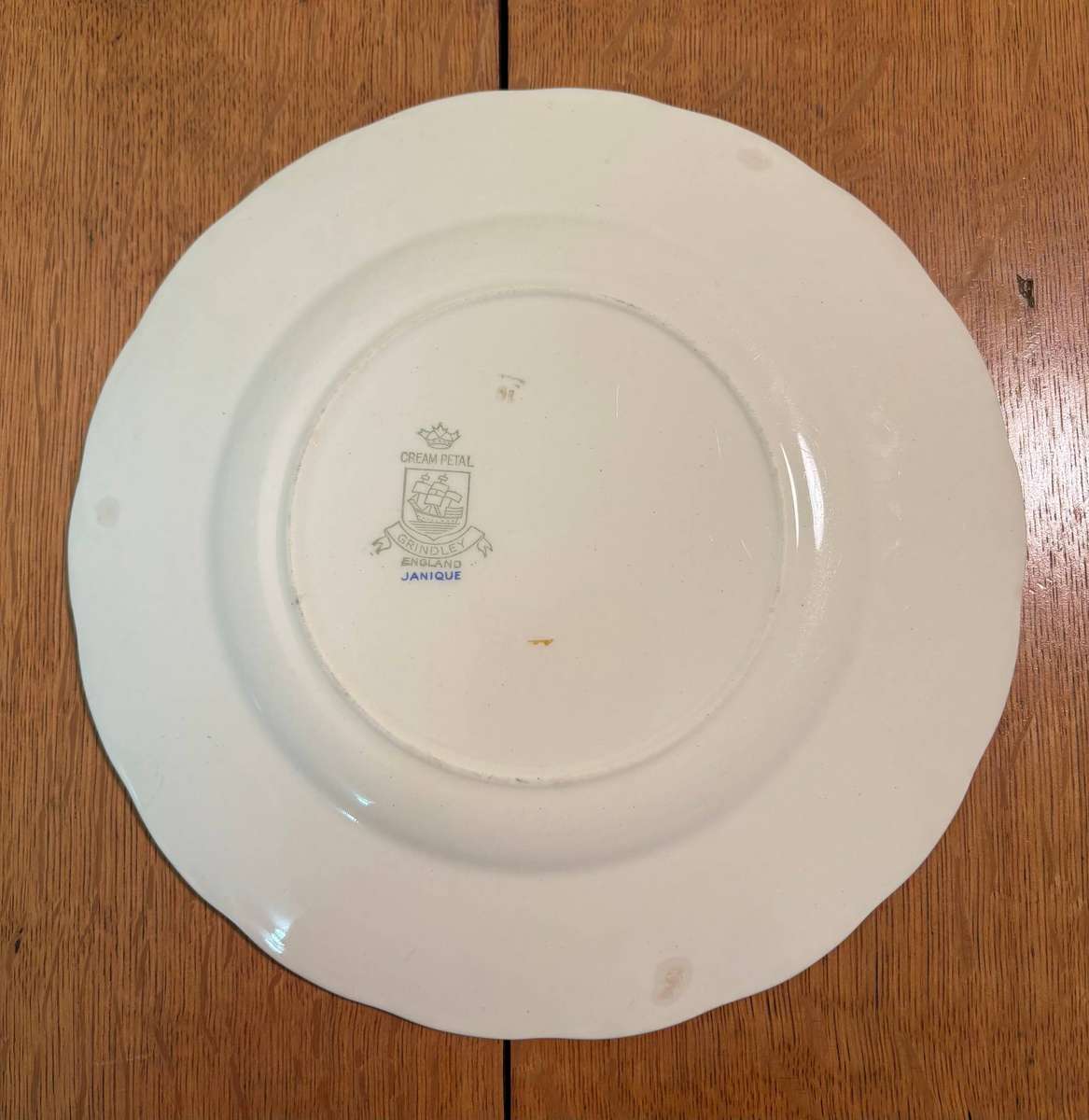 GRINDLEY DINNER PLATE CREAM PETAL JANIQUE BLUE