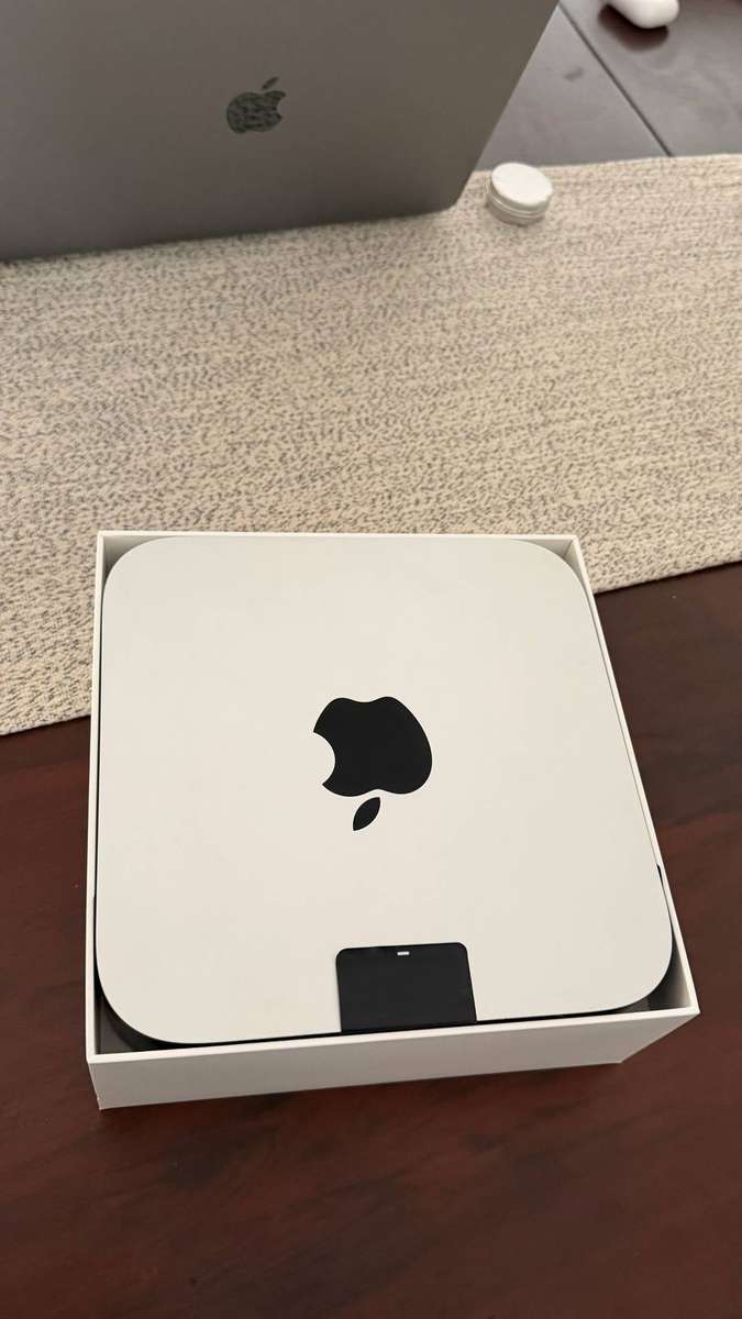 Apple M2 Mac Mini 8GB 256GB SSD 8-core CPU, 10-core GPU