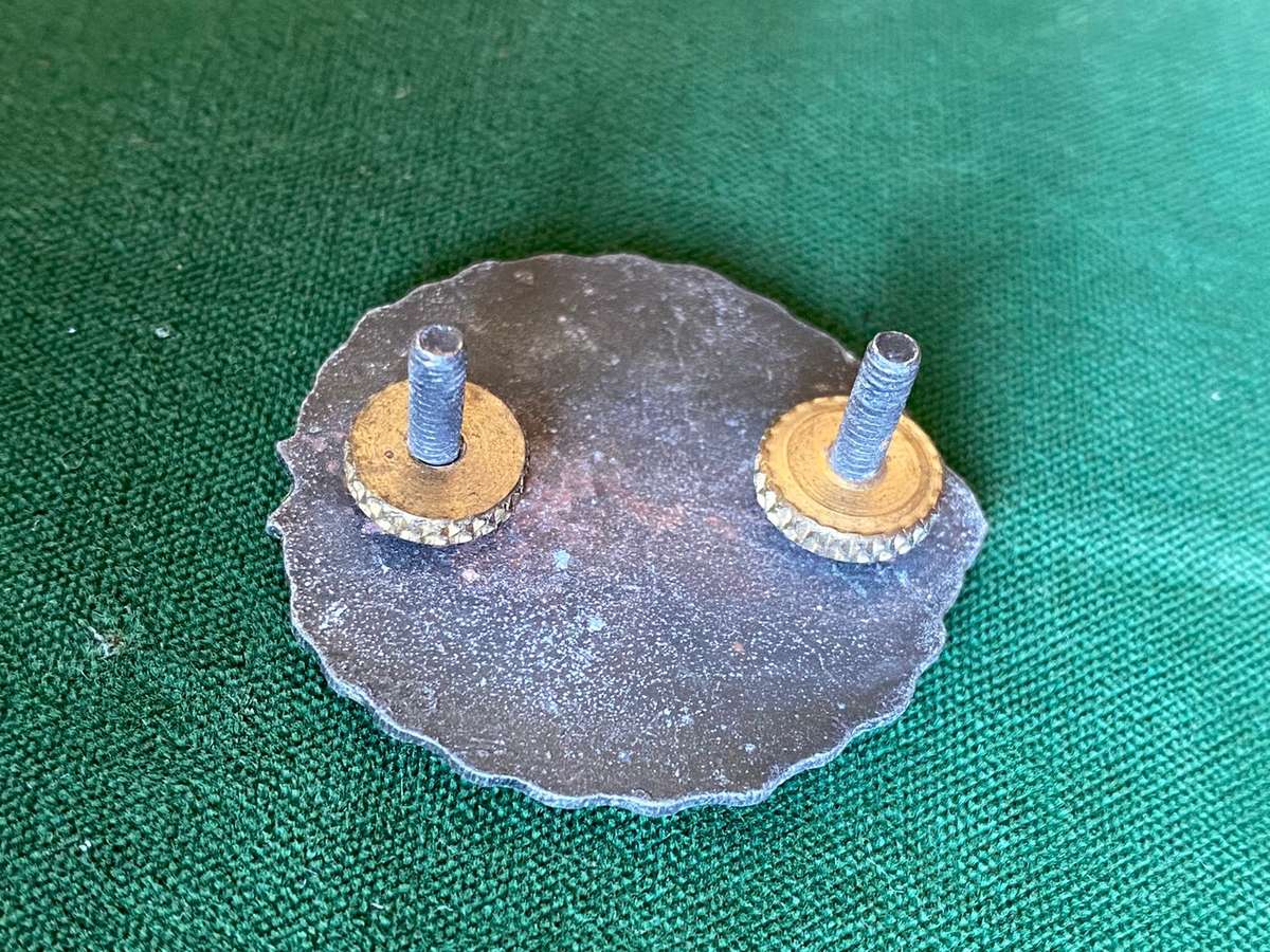 82 MECHANISED BRIGADE HQ UNIT GREY METAL AND ENAMEL CAP BADGE-APPROVED IN 1986-2X SCREW LUGS