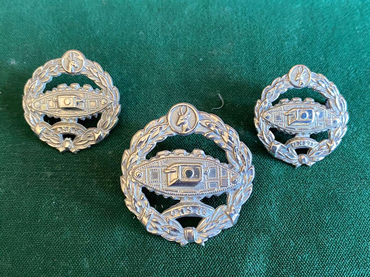 SA TANK CORPS,WHITE METAL CAP AND COLLARS-WORN SEPT. 1941-MARCH 1943-LUGS INTACT