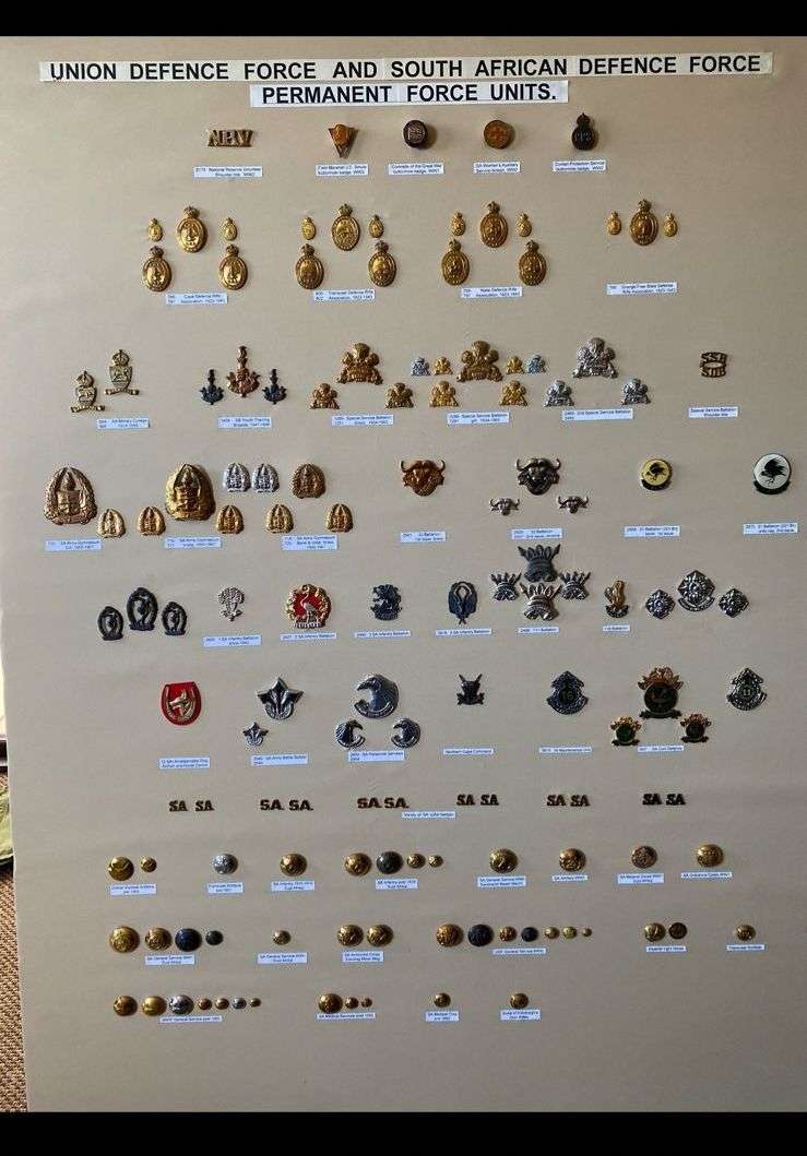 SA TANK CORPS,WHITE METAL CAP AND COLLARS-WORN SEPT. 1941-MARCH 1943-LUGS INTACT