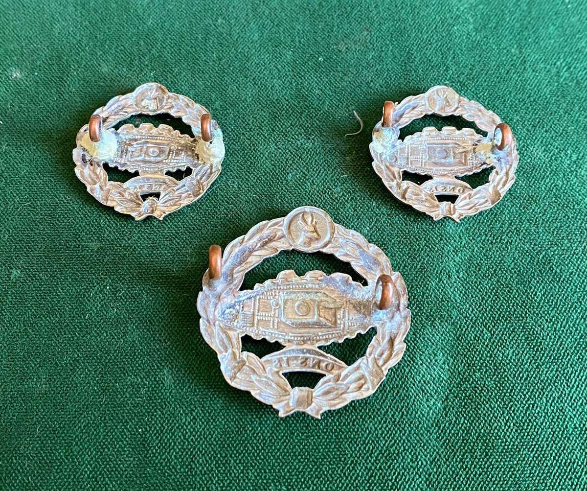 SA TANK CORPS,WHITE METAL CAP AND COLLARS-WORN SEPT. 1941-MARCH 1943-LUGS INTACT