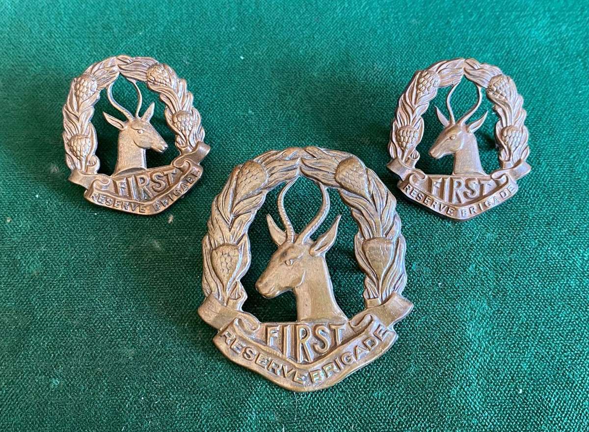 FIRST SA RESERVE BRIGADE CAP AND COLLARS-BRONZE-WORN 1940-43-LUGS INTACT
