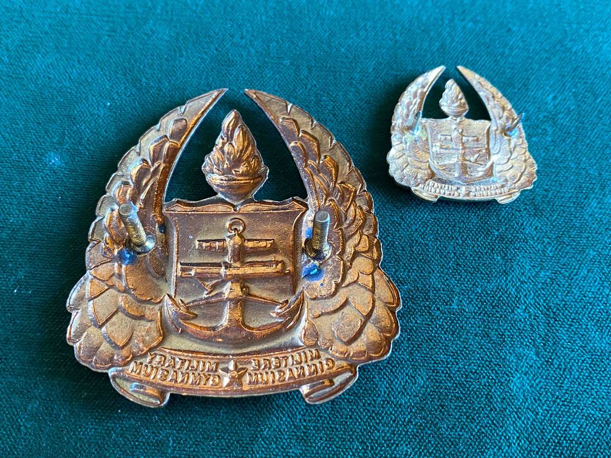 SA ARMY GYMNASIUM GILT CAP AND ONE COLLAR-WORN 1950-1967-LUGS + PINS INTACT