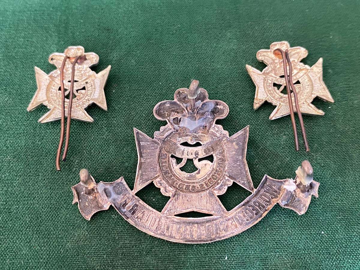 CAPE PENINSULA RIFLES WHITE METAL CAP AND COLLARS-WORN 1904-1926-LUGS INTACT